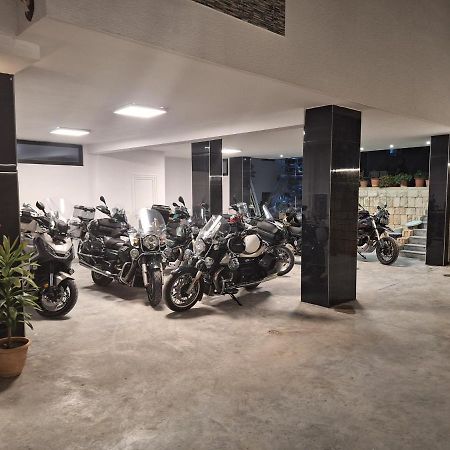 Hotel Qurku 2 Саранда Экстерьер фото